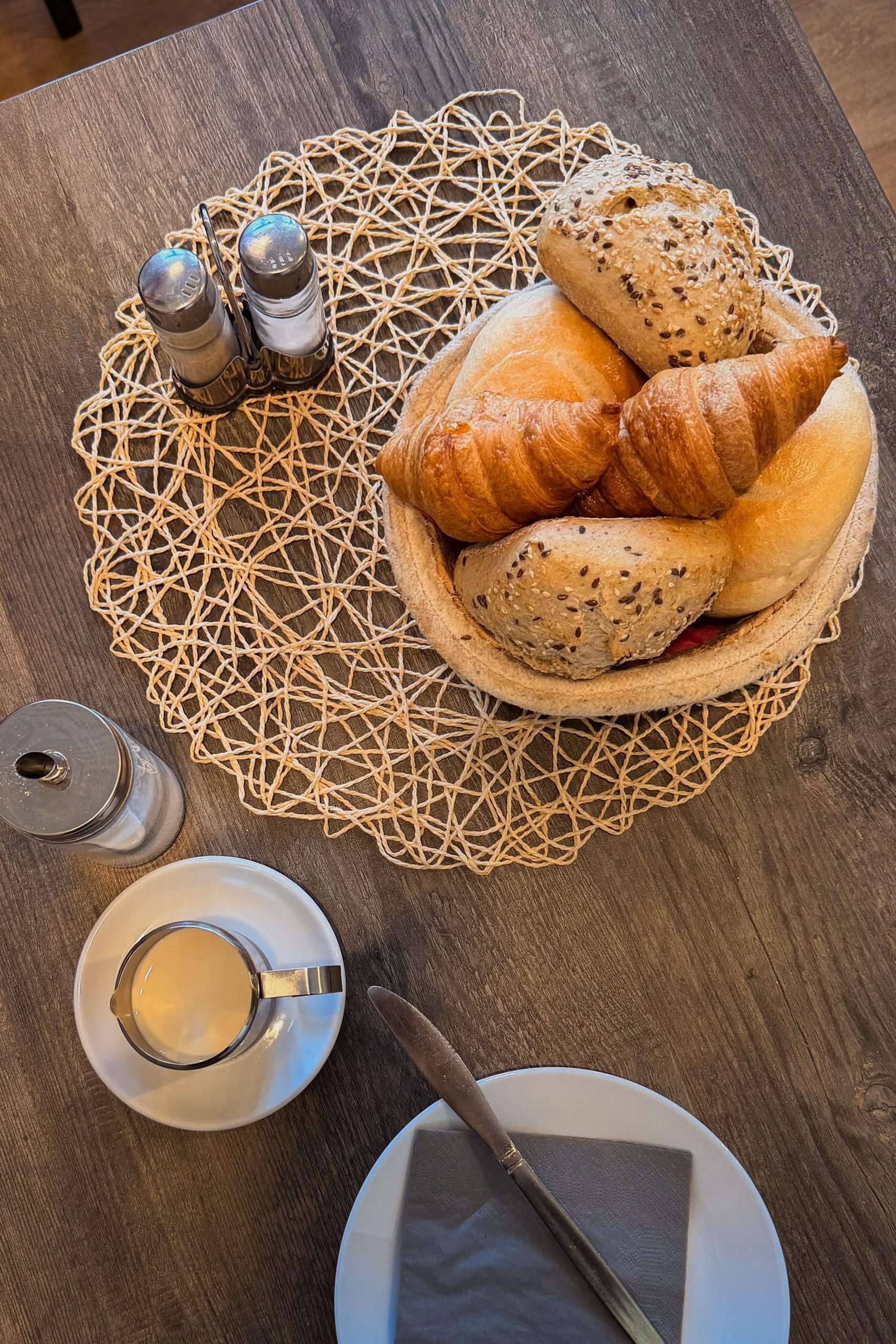 Breakfast at the Café
